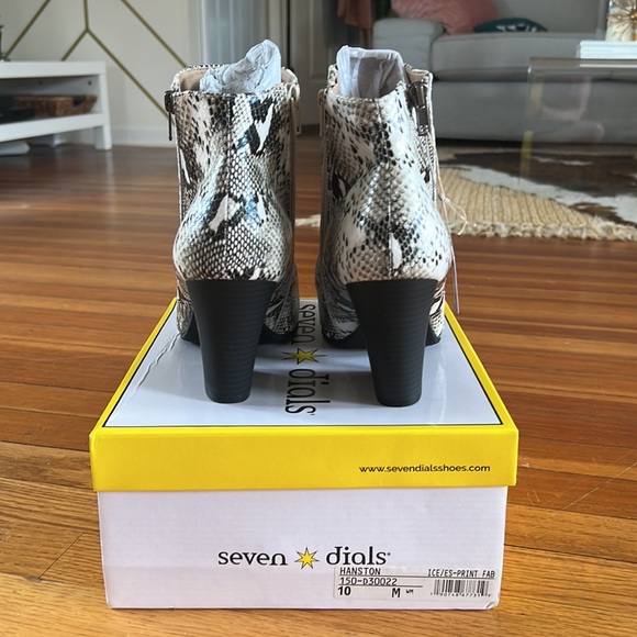 Snakeskin booties - Picture 3 of 3